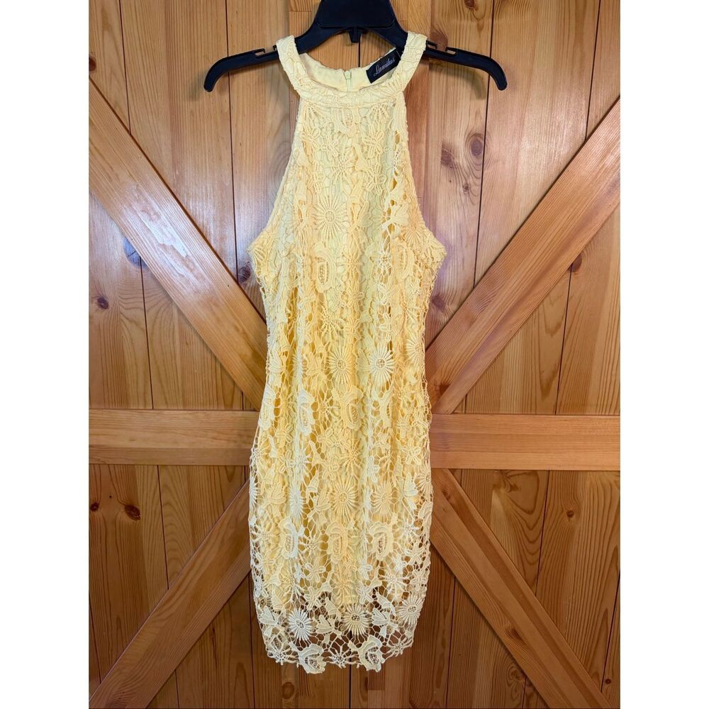 Lamilus Lined Yellow Crochet Overlay Sleeveless Halter Mini Dress Size Medium (7